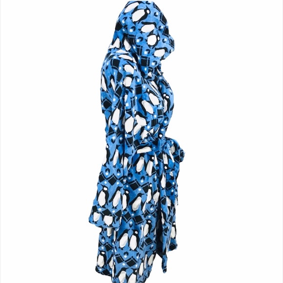 Vera Bradley Penguins Intarsia Fleece Robe, Blue, Small-Medium - Picture 4 of 9